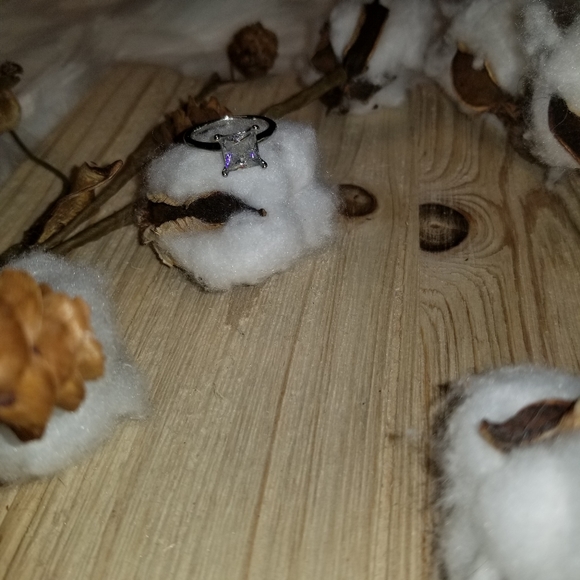 💍💍Gorgeous 2 Carat White Sapphire ring - Picture 5 of 8